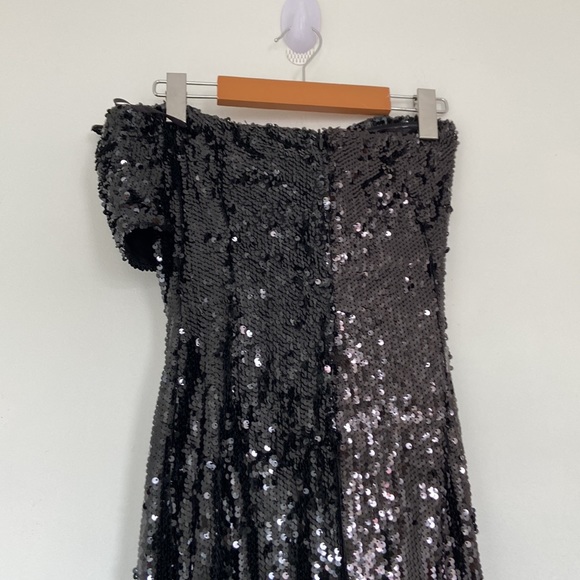 NWT Boohoo black sequin strapless bow midi dress - Picture 8 of 10